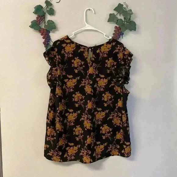 Women’s 4 XL Black and Gold SHEIN Pullover Top - Picture 4 of 8